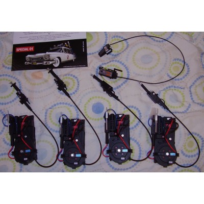 AS IS BROKEN Eaglemoss Ecto-1 Assembled Model & Proton Packs and Trap & Display Base