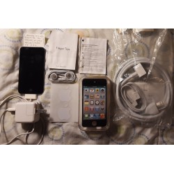 Apple iPod Touch 8GB 4th Generation with Installed Games [technically 4.5/5th Generation]