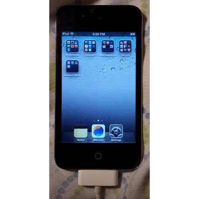 Apple iPod Touch 8GB 4th Generation with Installed Games [technically 4.5/5th Generation]