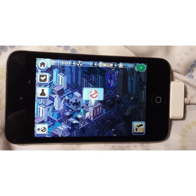 Apple iPod Touch 8GB 4th Generation with Installed Games [technically 4.5/5th Generation]