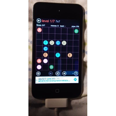 Apple iPod Touch 8GB 4th Generation with Installed Games [technically 4.5/5th Generation]