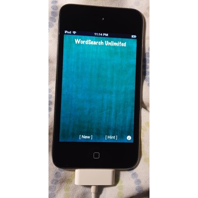 Apple iPod Touch 8GB 4th Generation with Installed Games [technically 4.5/5th Generation]
